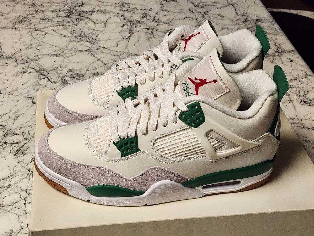 Jordan 4 SB Pine Green