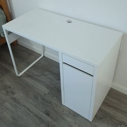 White Ikea Micke desk