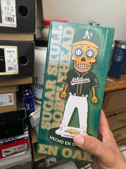 Sugar skull bobble head