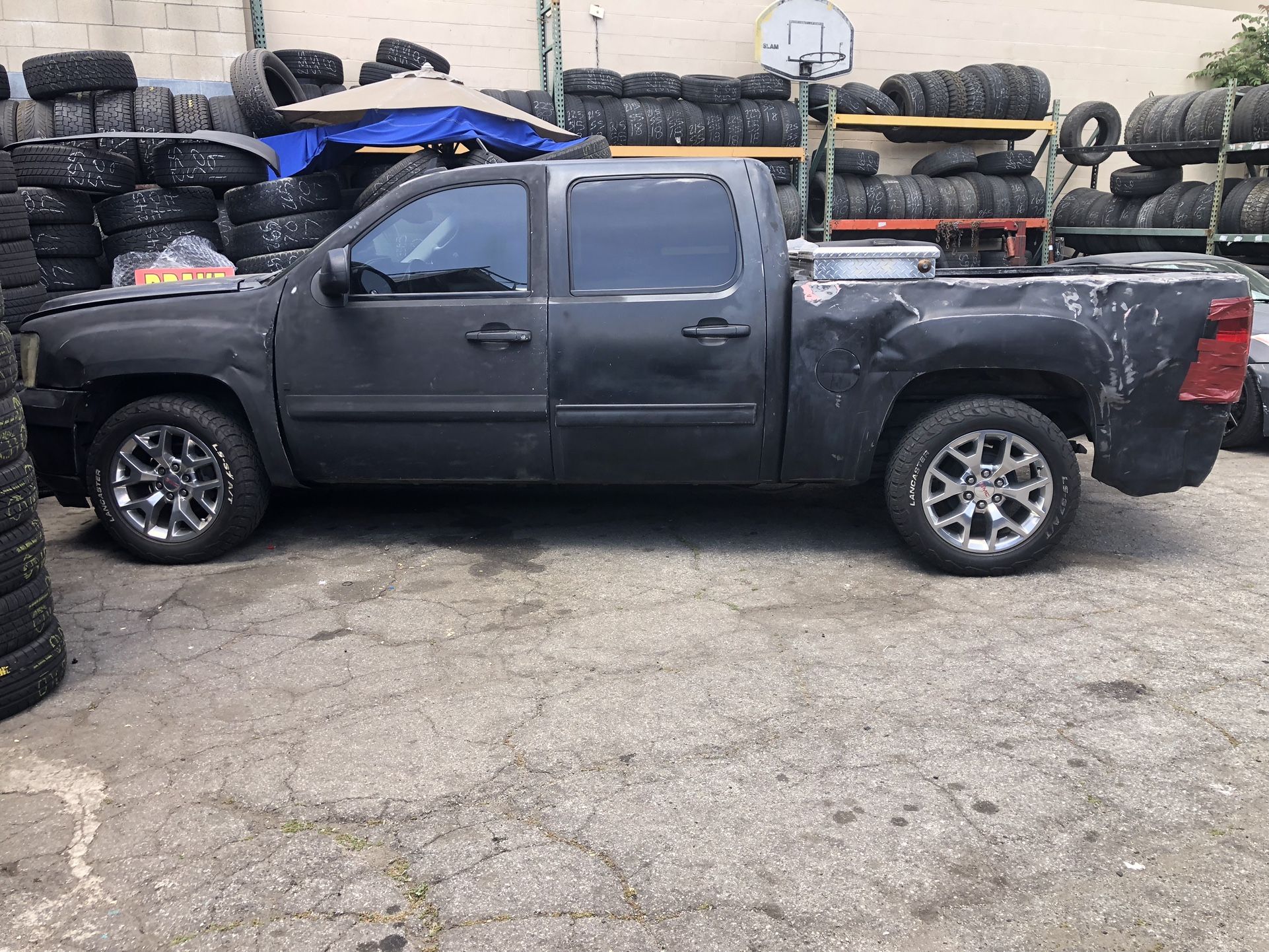 2008 GMC SIERRA V8 6.0 Runs Good $$3500 No Parts 