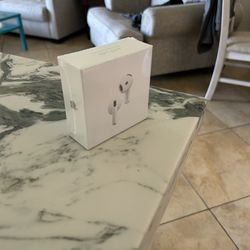 AirPod 4 Noise Cancellation