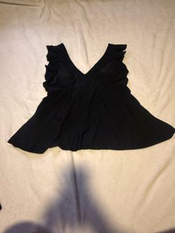 black ruffle top 🖤