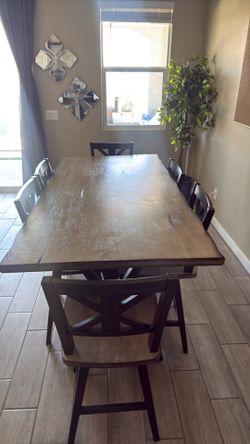 Dinette Set/Kitchen Table and Chairs
