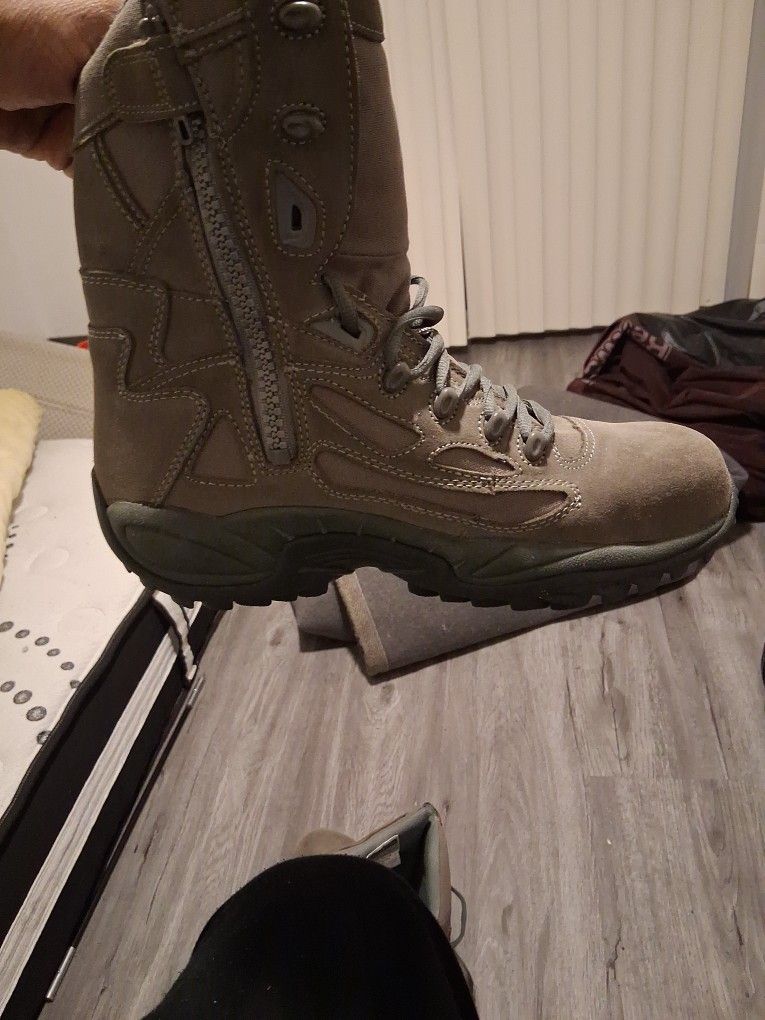 Still Doesn't Work/hiking Boots Slip And Water Resistant Size 12w