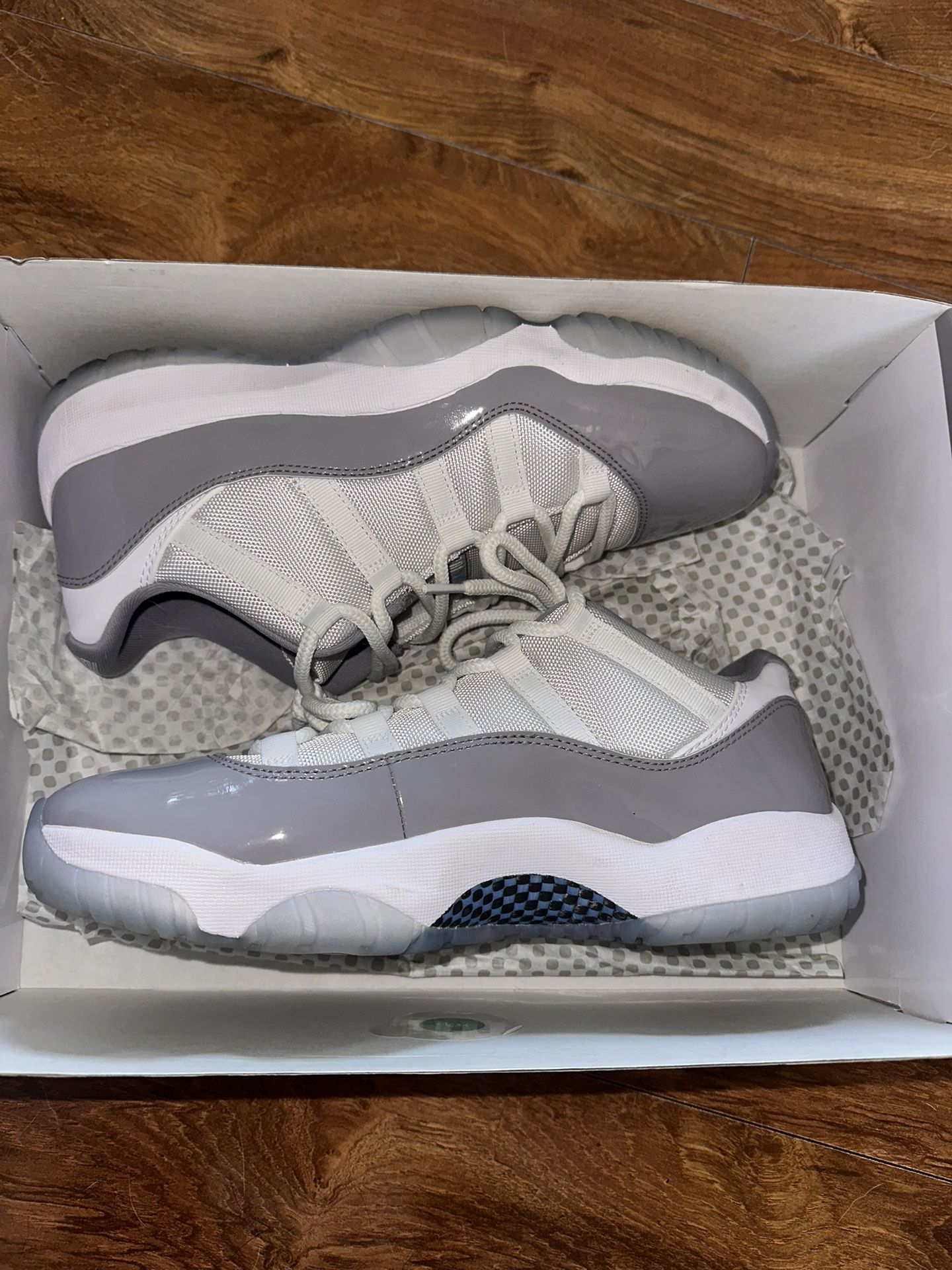 Air Jordan 11 lows