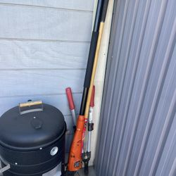 Black And Decked Tree Trimmer