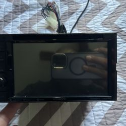 Kenwood DDx376bt/HiFONICS Amp