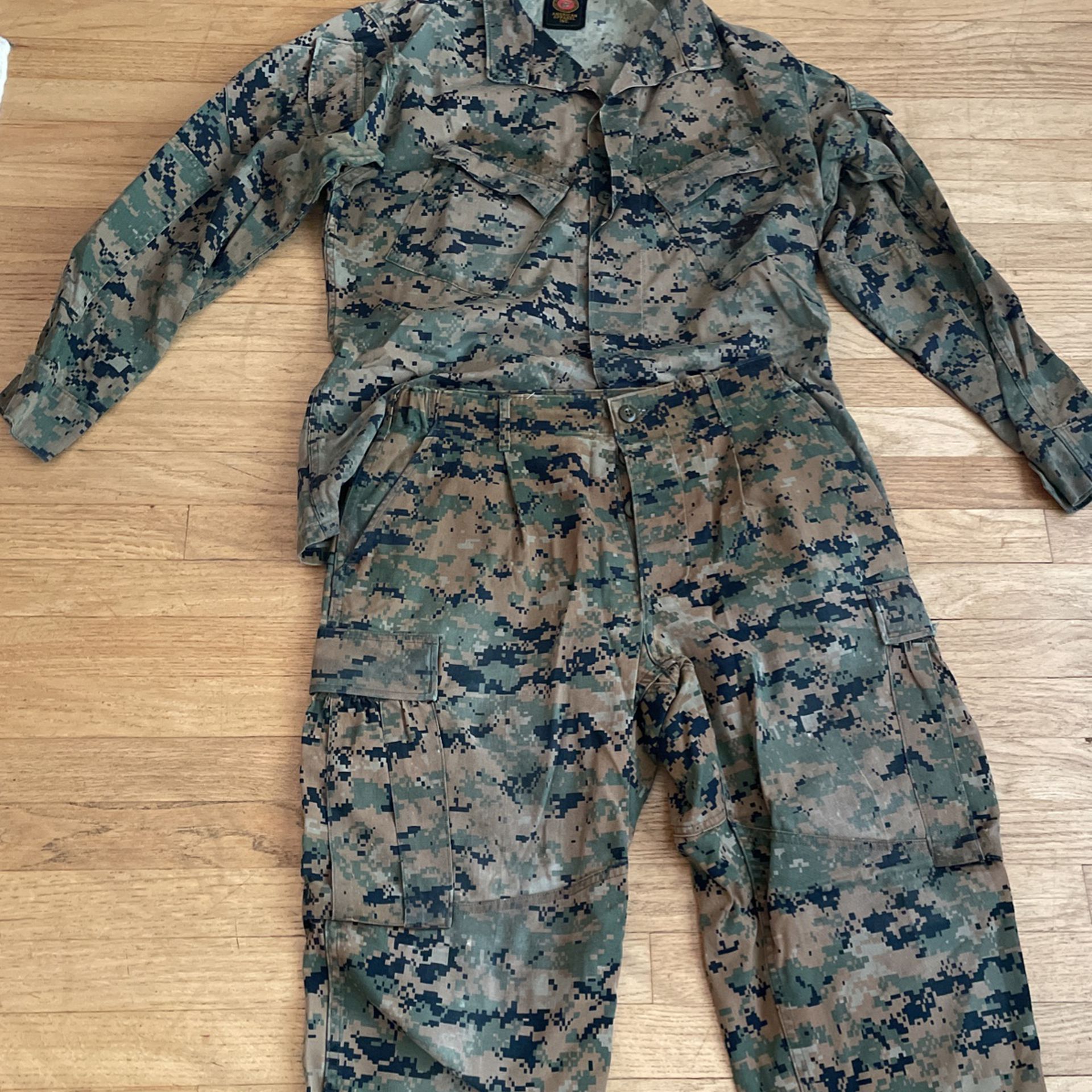 United States Marine Corps Woodland Marpat Camo Uniform And Pants