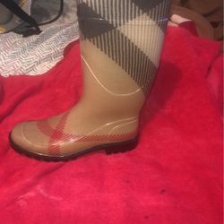 Burberry Boots Size 9