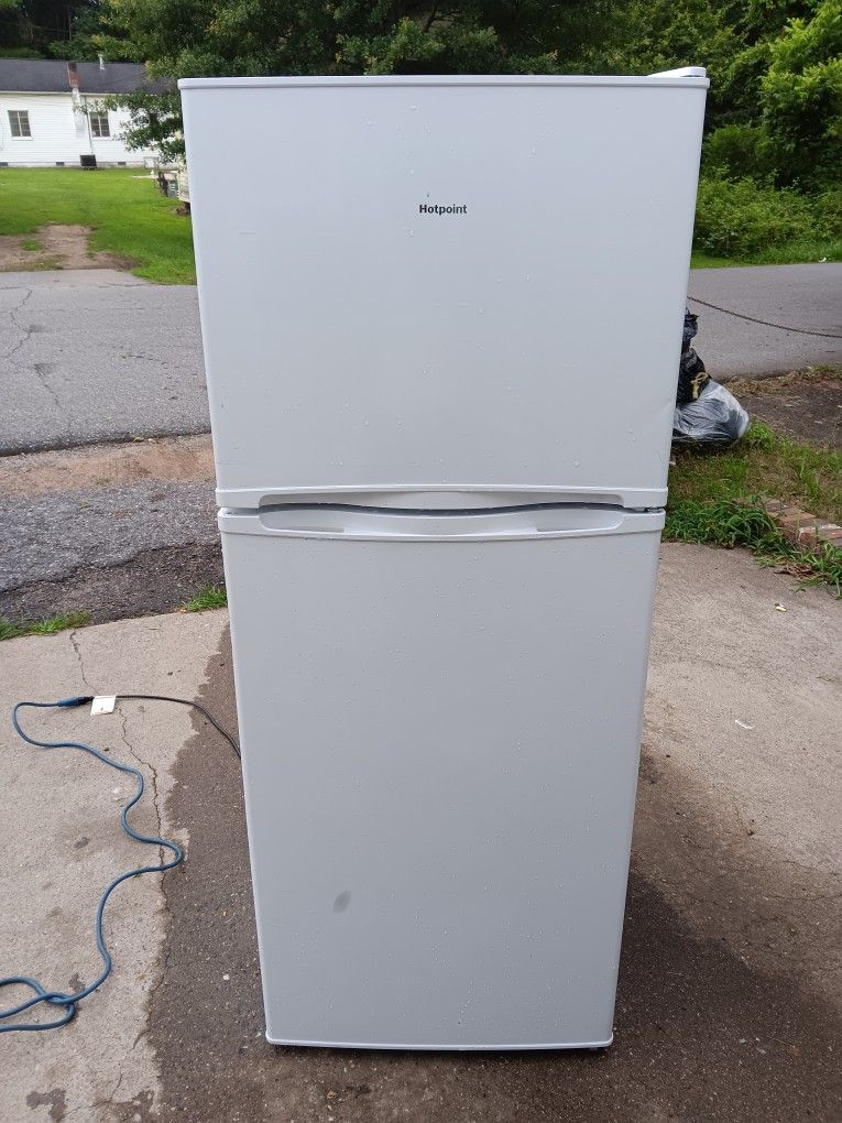Hotpoint 15.6 Cb Top Reezer Refrigerator 