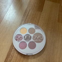 Pear Nova Eyeshadow Palette