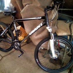 Giant Mountain Bike