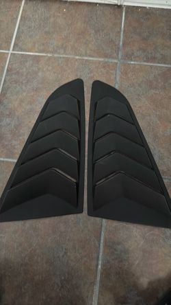 2018-2023 Mustang Quarter Window Louvers