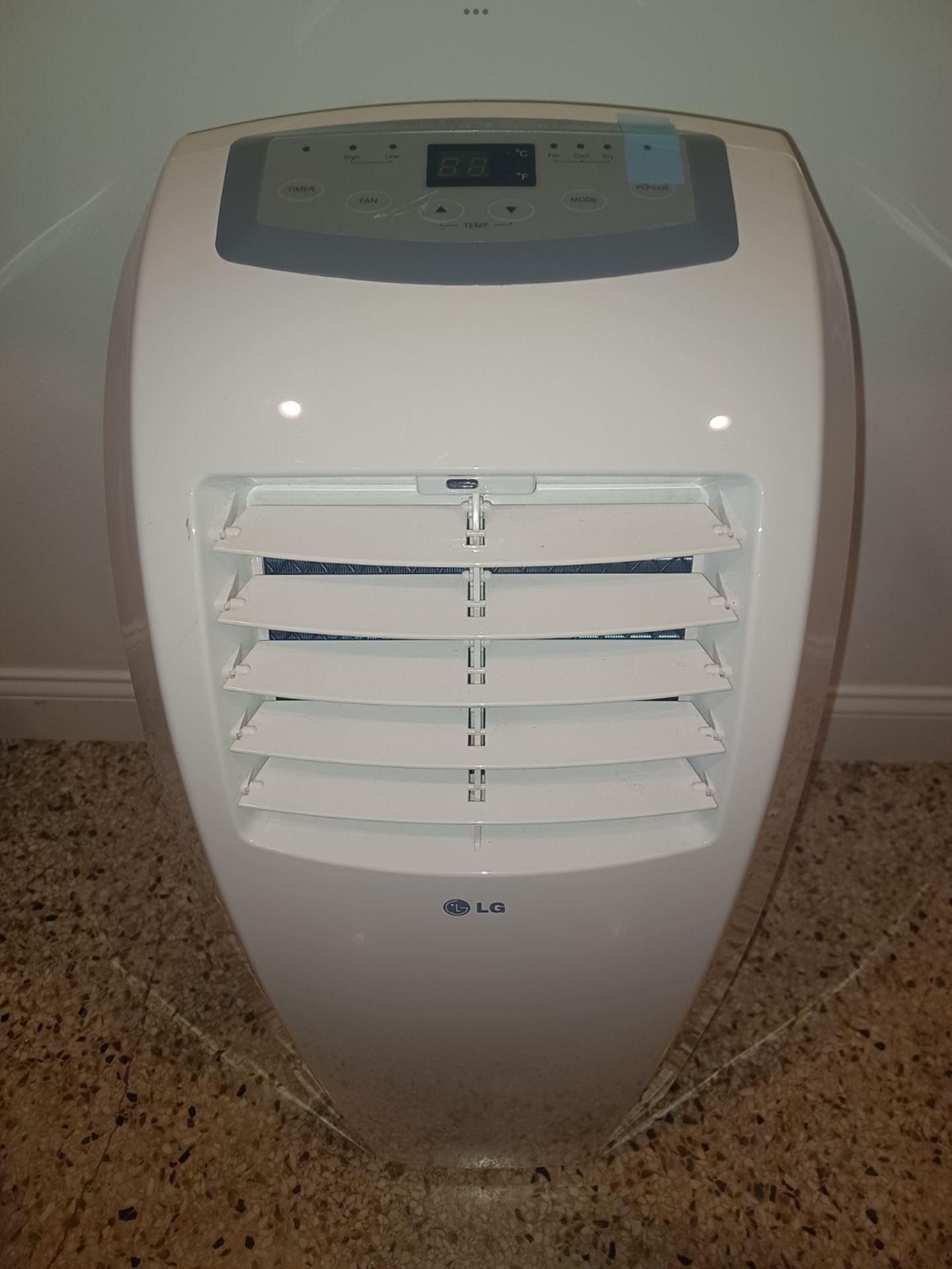 LG PORTABLE AC- MODEL LP1014WNR- BARELY USED