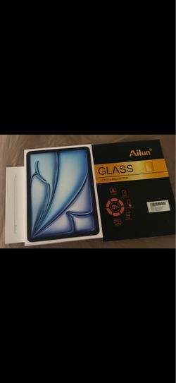 iPad Air 11 inch 128gb bundle (make an offer)