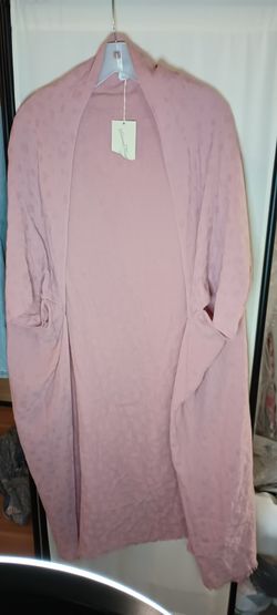 Universal Thread Women's Frayed Hem Pink Blush Kimono Cardigan One SizeUniversal Thread Women's Frayed Hem Pink Blush Kimono Cardigan One Size