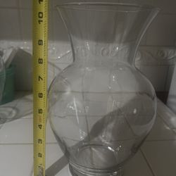 Flower Glass Vases/ Floreros De Vidrio