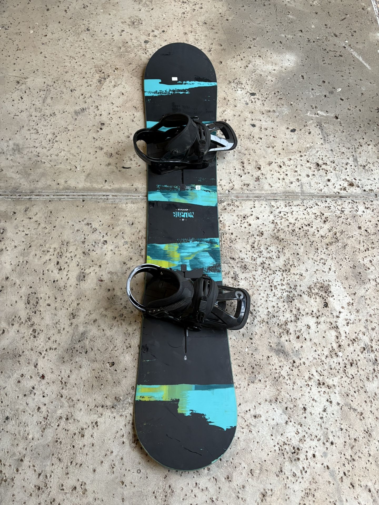 Burton Ripcord 157CM Men’s Snowboard with Burton Bindings