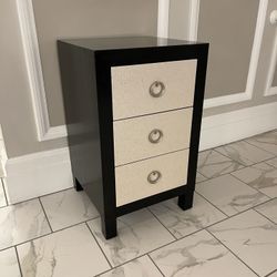 Two Night stands With Matching Dresser