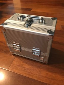 Kaboodles Aluminum “Train Case” Makeup Case