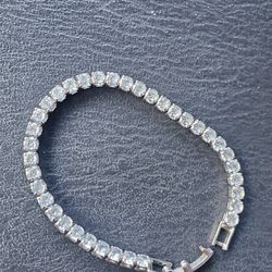 New Silver Plated Bracelet With Crystal's On Bracelet 