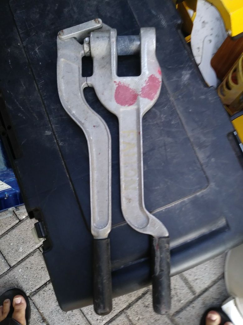 Ponchadora para metal