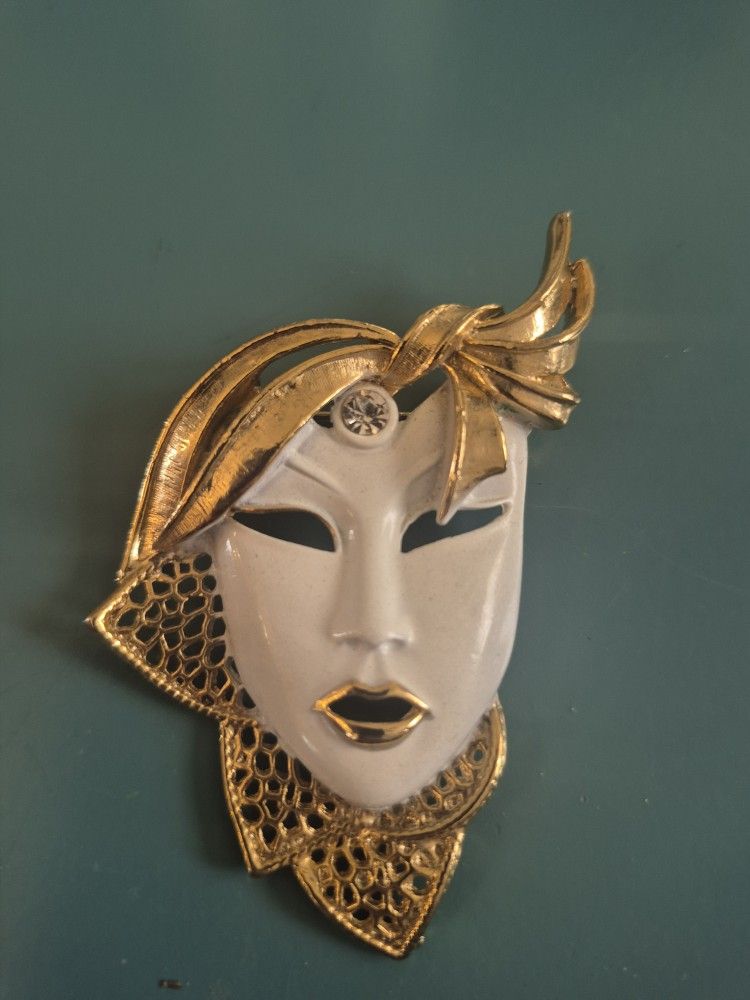 Gold Tone Mysterious Woman Face Retro Brooch/pin Costume Jewelry