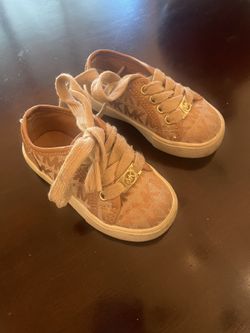 Tenis mk