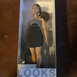 Barbie Signature Looks #12 Doll