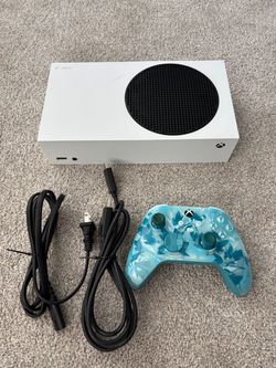 Xbox Series S Bundle w/ Ice Breaker Special Edition Controller - Works Like New!