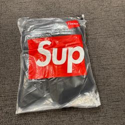 Supreme socks