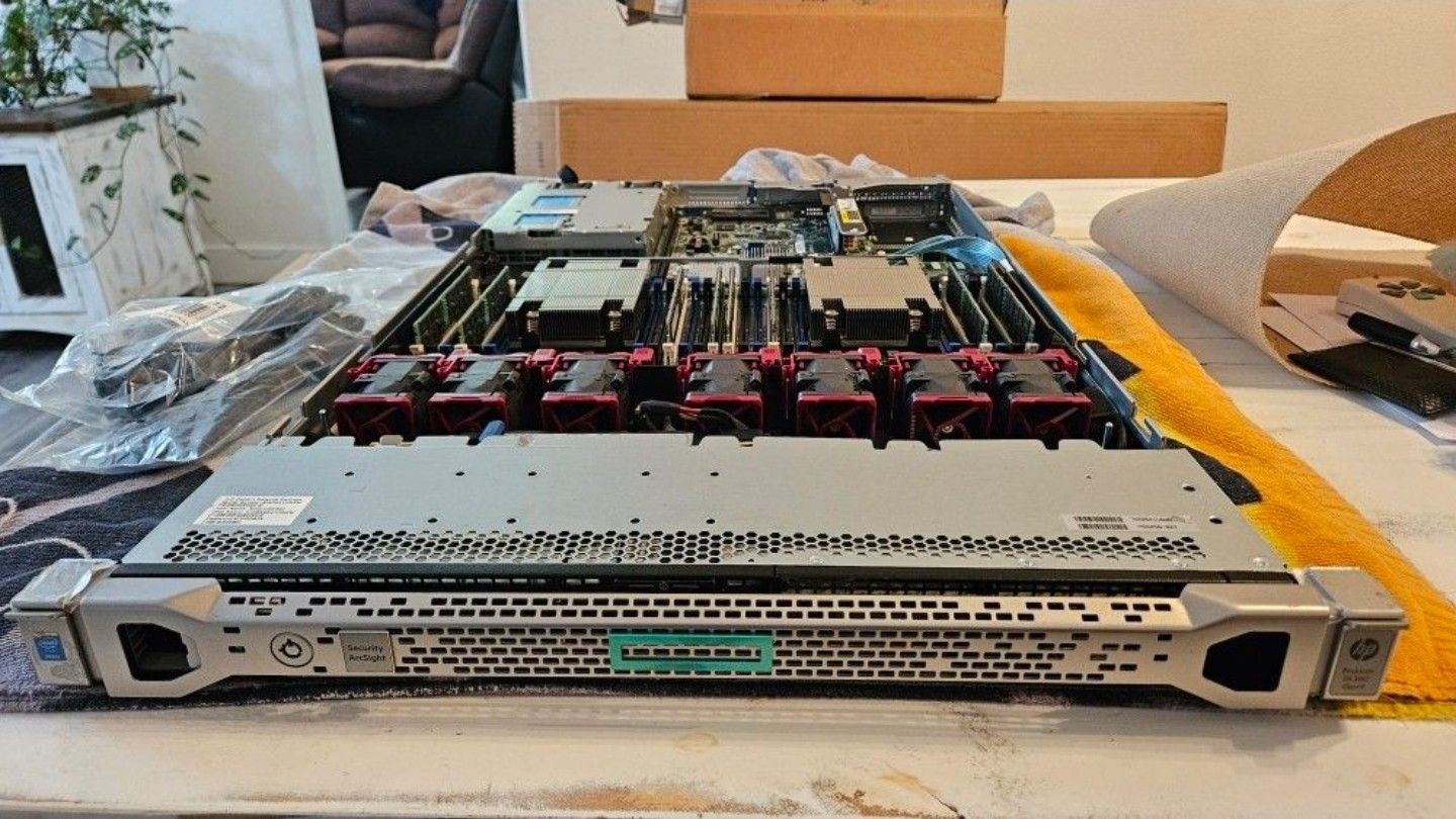 HP ProLiant DL360 Gen9 8SFF Server