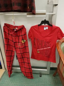 Chicago Bulls ladies small T-shirt and flannel bottoms pajama set