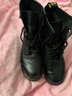 Women’s Dr Martens shoes