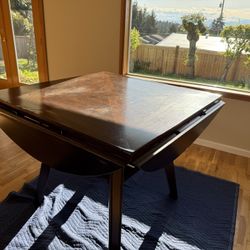 Free Indoor Dining Table 