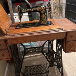 Vintage Singer Sewing Machine