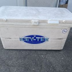 70 Quarts Ivey-tek Ice Chest Cooler