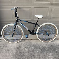 Haro Lineage 26” (Black/White/Blue) OBO 