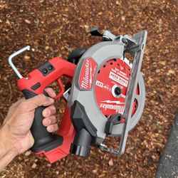 M18 FUEL 18V Lithium-Ion Brushless Cordless 7-1/4 in. Circular Saw
