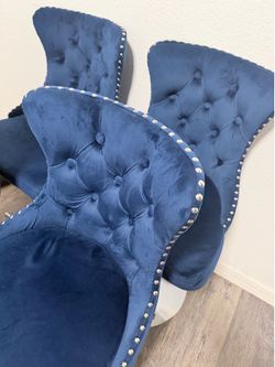 Bar stool chairs like new