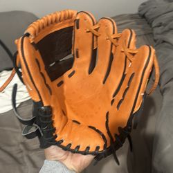 Aria Baseball glove