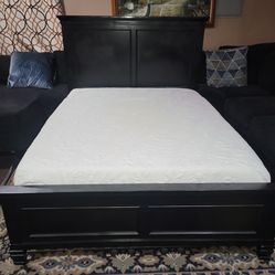Full size bed