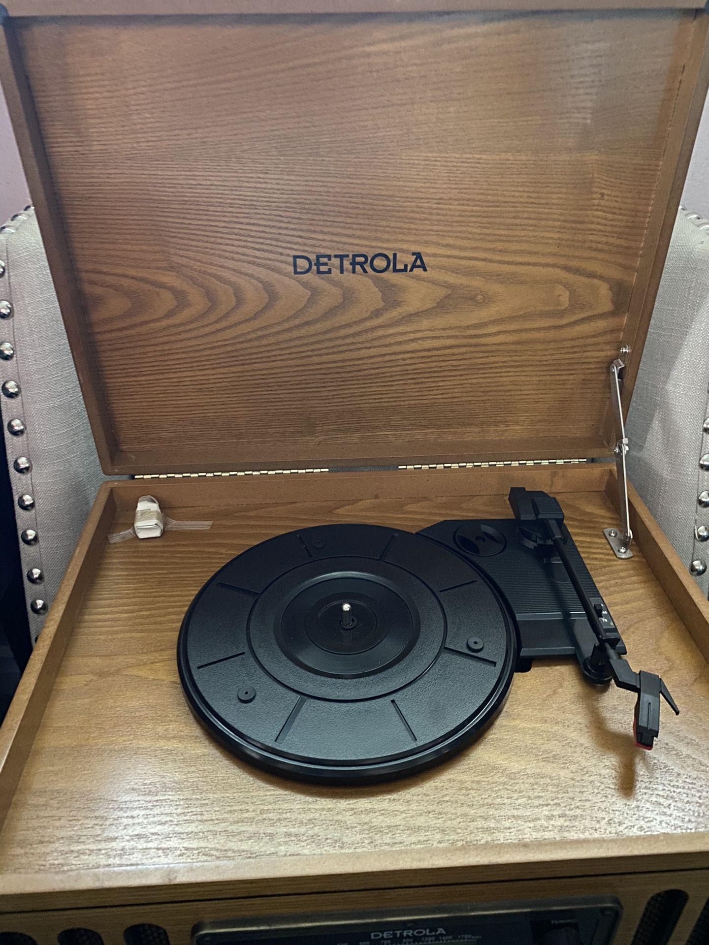 Detrola Turntable Detrola Record Player/CD/Cassette/AM-FM Radio