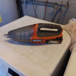 RIDGID Vacuum with battery included 