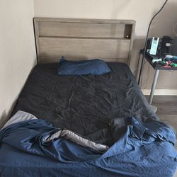 Full size bed with mattress