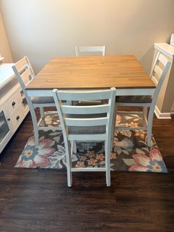 5- Piece Counter Height Dinning Set