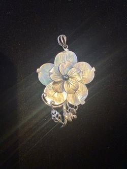 Pendant pearl shaving