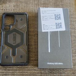 Samsung Galaxy 25 Ultra Titanium Black Unlocked 256gb  Phone With UAG Case 