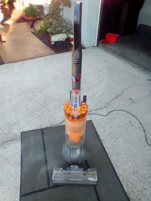 Dyson DC40 Upright Vacuum