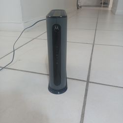 24 X 8 Cable Modem Plus AC1900 Router